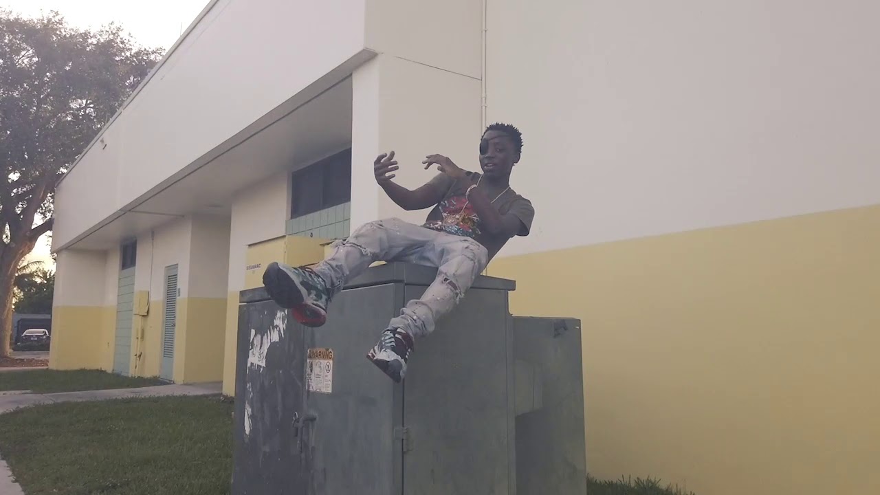 C Glizzy - Hidin