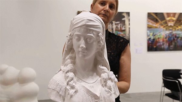 Li Hongbo: Statues in Motion