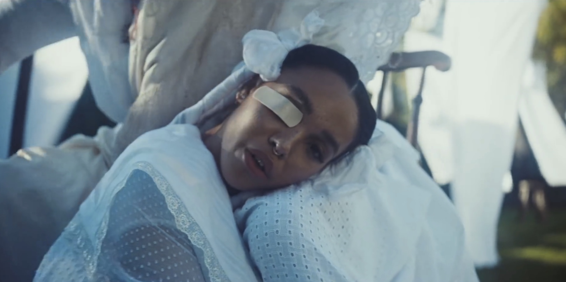 FKA twigs - home with you