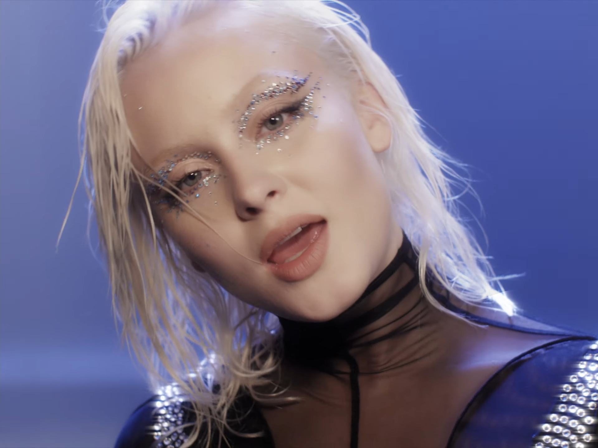 Zara Larsson - Love Me Land