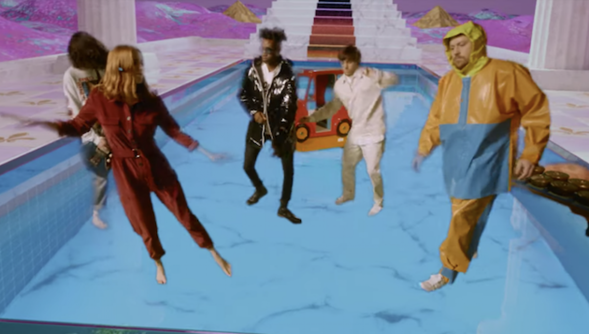 Metronomy - Walking In The Dark