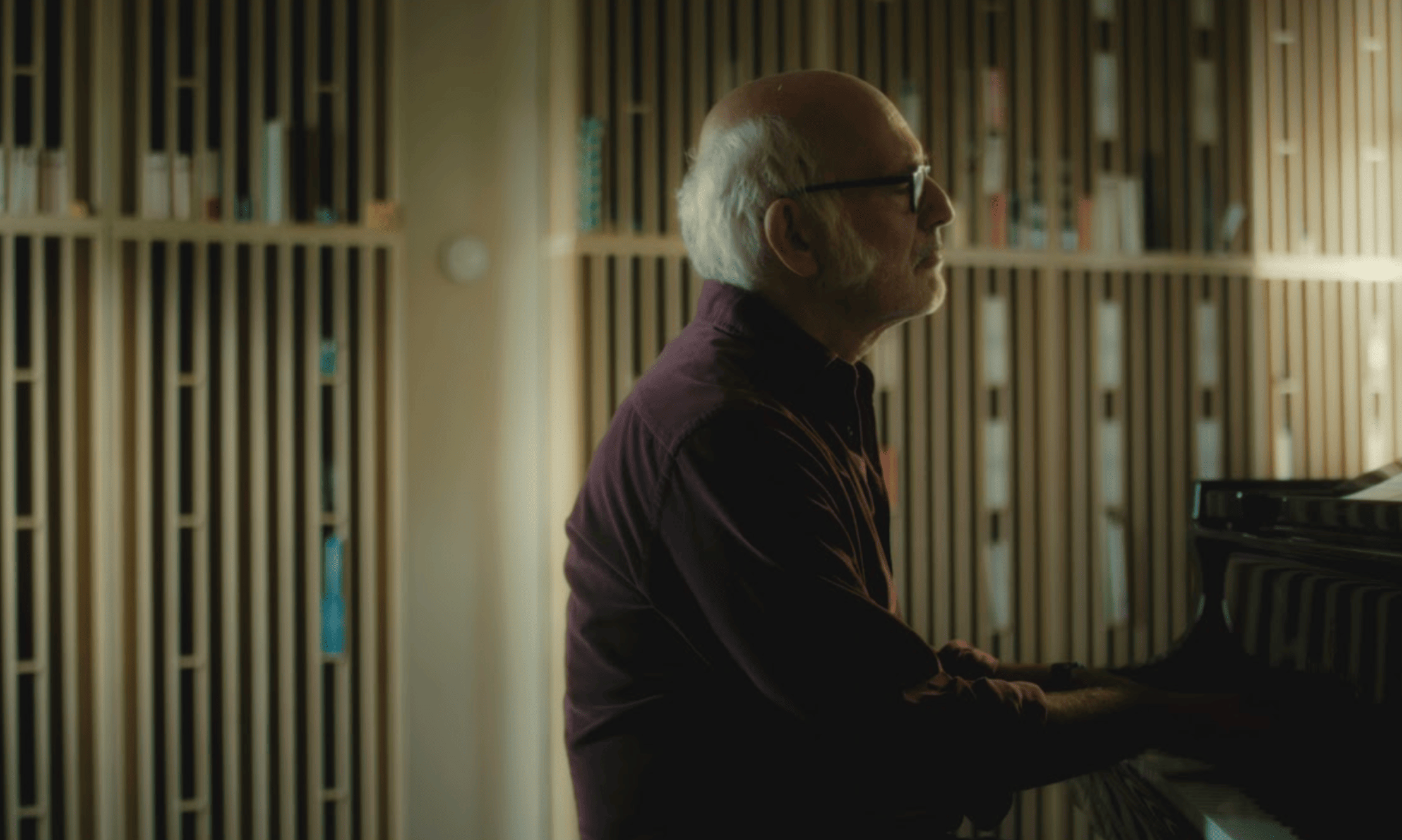 Ludovico Einaudi - Atoms (Performance Video)