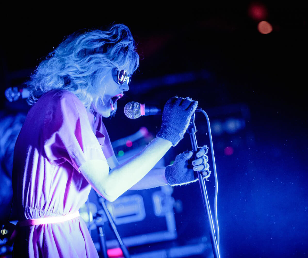 Crystal Castles - Kept