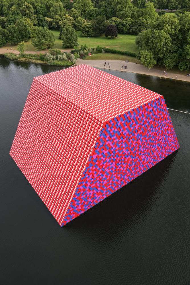 Christo & Jeanne-Claude: London Mastaba