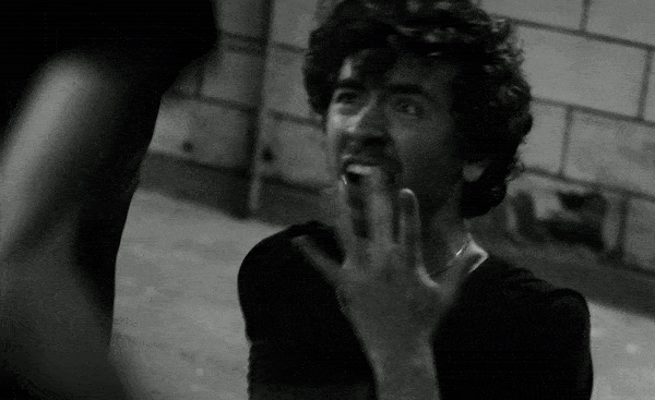 Yeah Yeah Yeahs - Burning