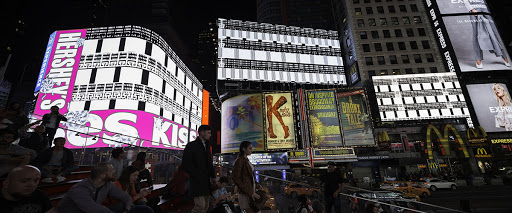 PATTERN LANGUAGE (times square)