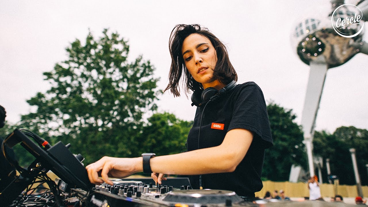 Amelie Lens - Living the techno life