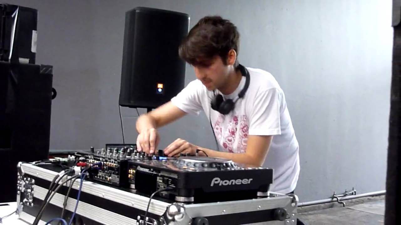 James Holden Live