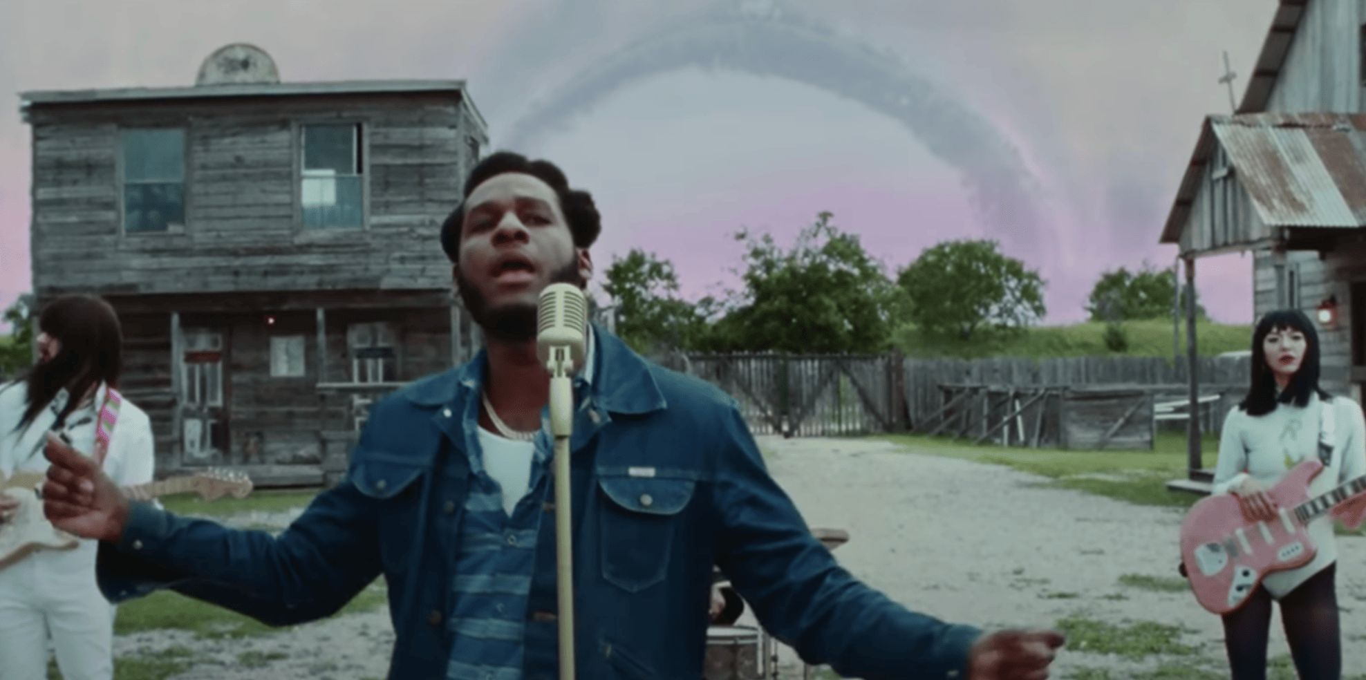 Khruangbin & Leon Bridges - B-Side