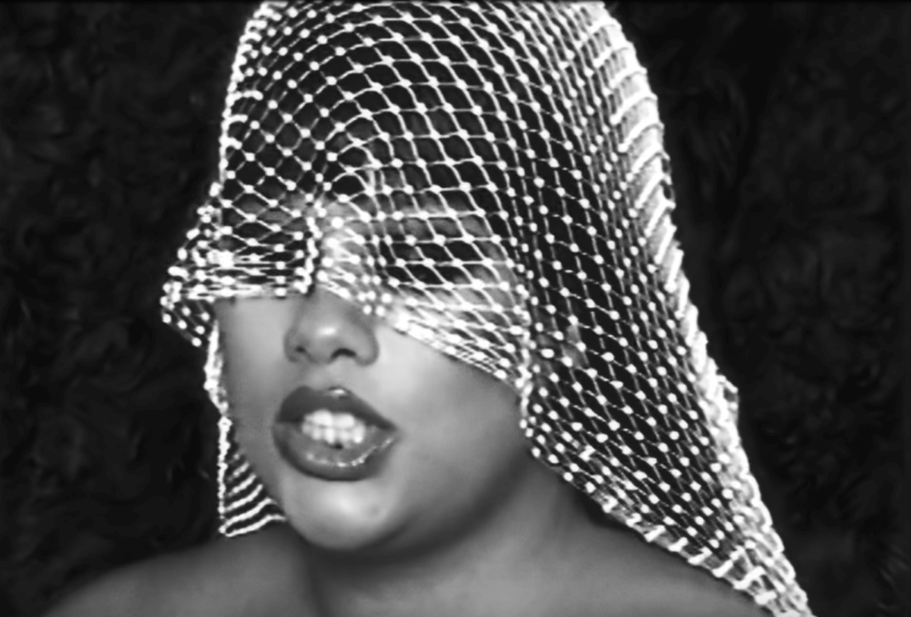 SHYGIRL - UCKERS